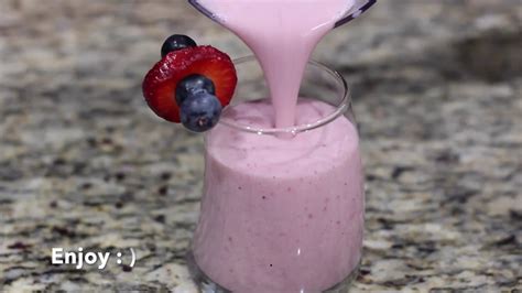 Strawberry Banana Smoothie Recipe The Jamaican Mother Youtube