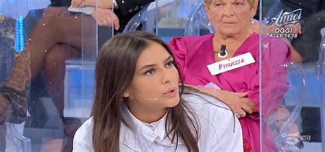 FEDERICA AVERSANO UOMINI E DONNE Lite Con Tina Cipollari Non