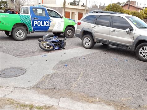 Un Motociclista Herido Tras Chocar Con Un Auto Portal Urbano