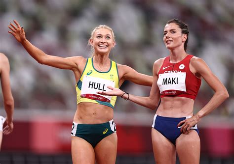 Australian runner Jessica Hull in images