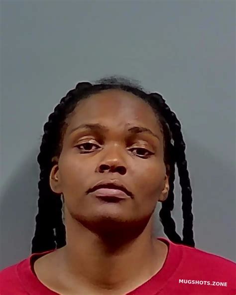 Lewis Ebony Queen 08262022 Escambia County Mugshots Zone