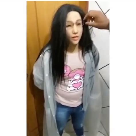 Brazilian Gang Leader Dresses Up As His Daughter In Failed Prison