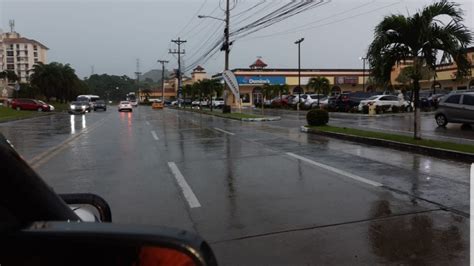 Fuertes Lluvias Causan Inundaciones En Diversos Sectores De La Ciudad