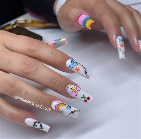 40 Gorgeous White Nail Designs You’ll Absolutely Love!