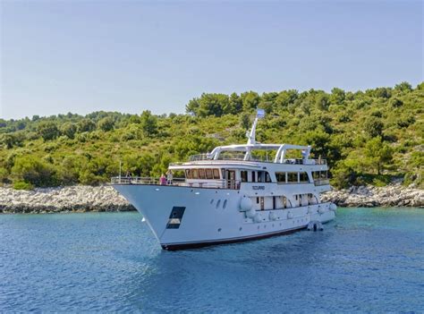 Mini cruiser Azzuro ID6587 - Mini cruiser in Trogir for charter in Croatia