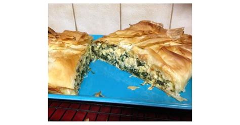 Jamie Oliver's Spinach and Feta Filo Pie | Recipe | Spinach and feta ...