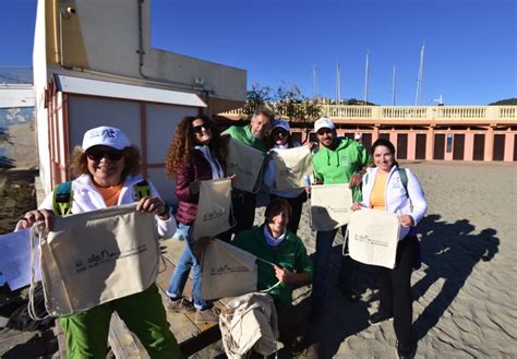 Giornata Di Pulizia Delle Spiagge A Imperia Con Il Cea Del Parco