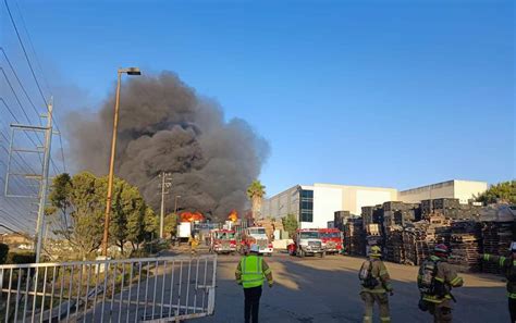 Video Se Registra Incendio En F Brica Ubicada En El Parque Industrial