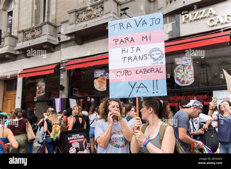 Cartel De Mujeres Trans Fotograf As E Im Genes De Alta Resoluci N Alamy