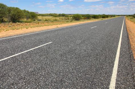 Lasseter Autostrada Uluru Kat Tjuta W Pustyni Australia Obraz Stock