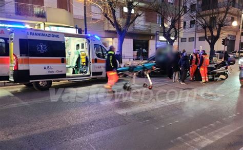 Vasto Scontro Scooterone Auto In Corso Mazzini Ferito Un Uomo