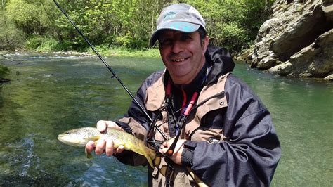 PYRENEES ESPAGNOLES Moniteur guide de pêche à la mouche dans les