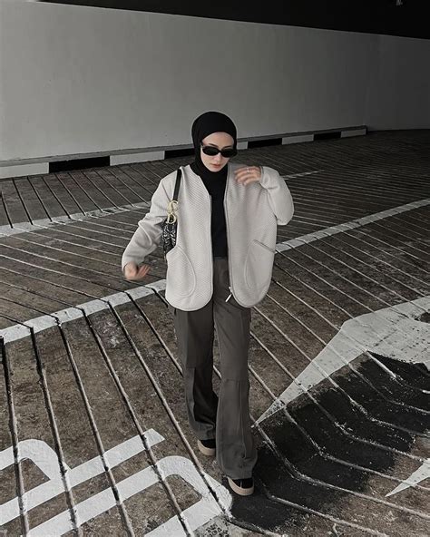 Inspirasi Outfit Hijab Monokrom Ala Selebgram Keren Abis