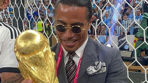 Deretan Skandal Salt Bae Terbaru Pegang Trofi Piala Dunia Sembarangan