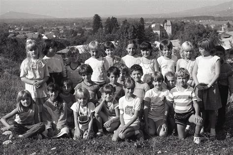 Photo De Classe CM1 De 1985 Ecole Saint Maurice Saint Pierre En