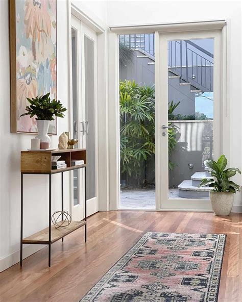 Colorful Accessories To Highlight A Bright Entryway Soul Lane