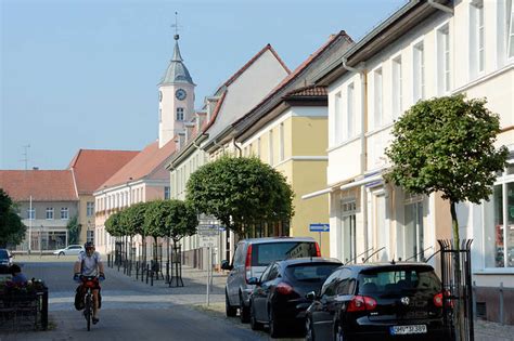 Restaurierte Wohnh User Und Ladengesch Ft In Der Berliner Strasse