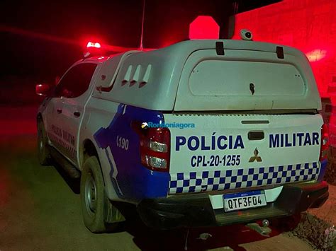 Bandido aponta arma para cabeça de bebê durante assalto na capital