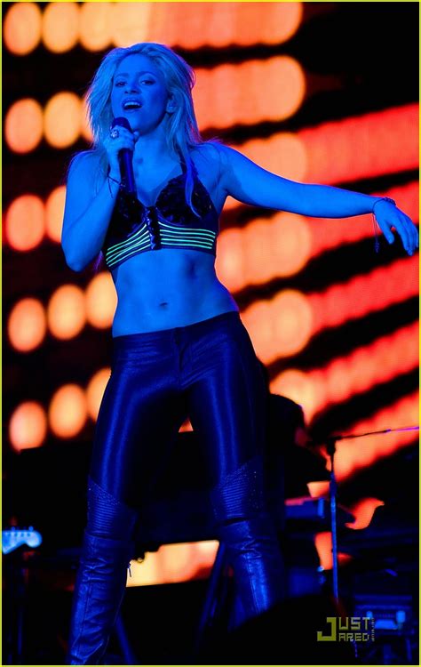 Shakira Shakes It In Barcelona Photo Shakira Photos Just