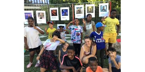 Lyon Blanche Lafarge une artiste auprès des enfants réfugiés