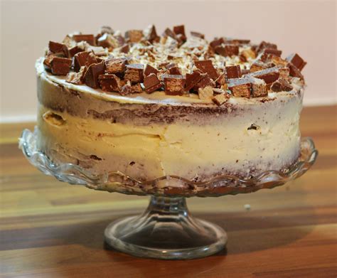 How I Made An Alternative Kit Kat Naked Cake The Spontaneous Batch Of Cakes