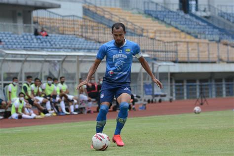 Supardi Nasir Ingin Bantu Persib Raih Gelar Sebelum Liga