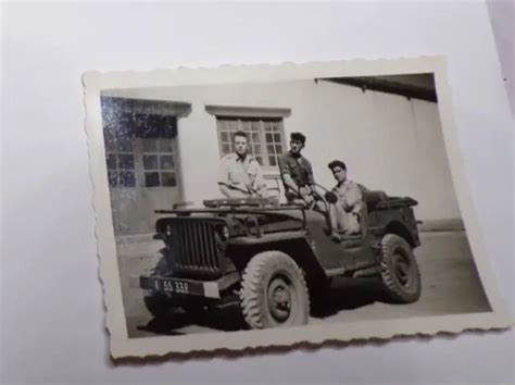 PHOTO PERSONNELLE GUERRE ALGÉRIE VÉHICULE jeep MILITAIRE 1952 EUR 9 99