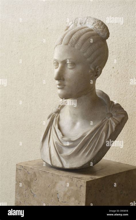 Roman Sculptures Women