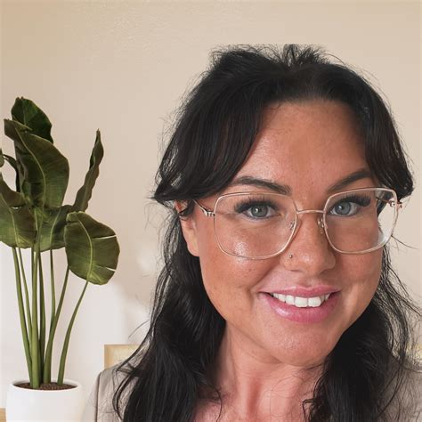 Ainsley Holley. Divine Beauty & Wellness | Nelson