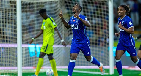 André Carrillo titular en la goleada de Al Hilal sobre Al Taawon en