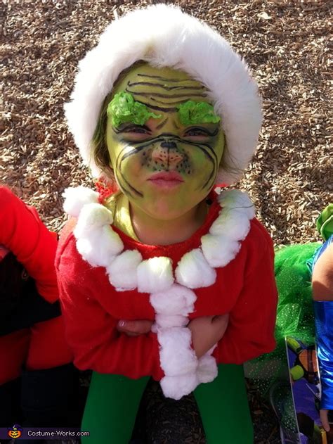 Mr. Grinch Costume - Photo 2/3