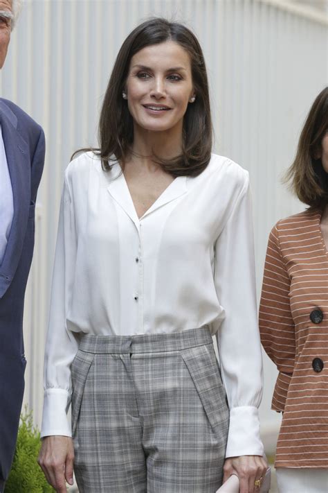 La Reina Letizia Tiene El Look Perfecto Para Ir A Trabajar En Verano