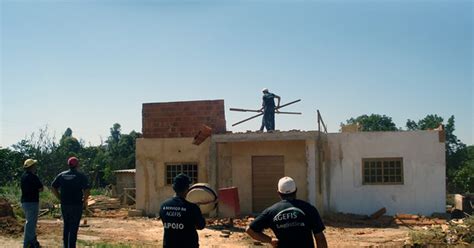 G Fiscais Do Gdf Derrubam Casas Irregulares No Gama E Guas Claras