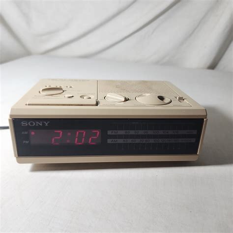 Vintage Sony Dream Machine ICF C2W Digital Display Beige Radio Alarm