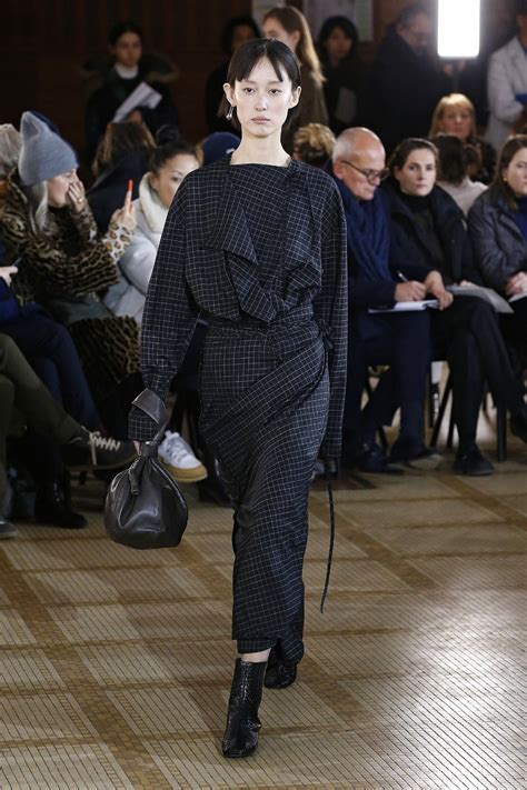 Lemaire Rtw Fall 2018 Image 11 Nowfashion