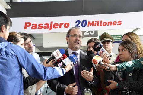 Ministro Undurraga Anuncia R Cord De Millones De Pasajeros Durante