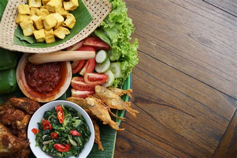 Cocok Untuk Halal Bihalal Ini 11 Menu Masakan Khas Sunda Tradisional