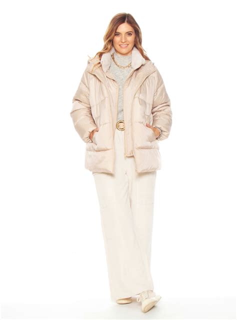 Ripley PARKA MUJER WADOS PUFFER CON CAPUCHA