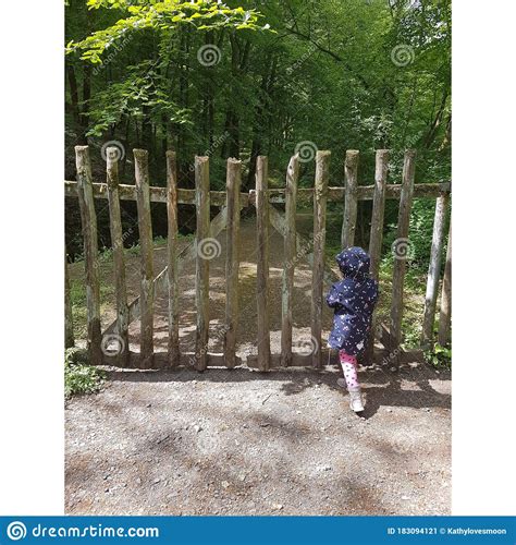 Finding the nearest metro station reveals a secret path 24