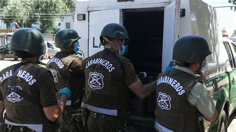 Detenidos Cinco Carabineros Acusados De Tortura Contra Miembros Del