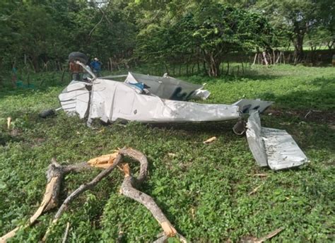 Fallecen los dos tripulantes de avioneta que cayó en una finca en