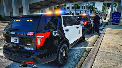 Playing GTA 5 As A POLICE OFFICER City Patrol GTA 5 Lspdfr Mod 4K