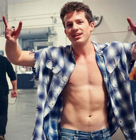 Las fotos más hot de Charlie Puth Escandala