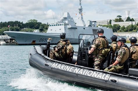 Les Fusiliers Marins Re Oivent Leur Premi Re Edop Hb Mer Et Marine