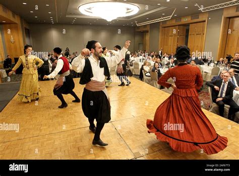 Traditional Greek dancing Stock Photo - Alamy