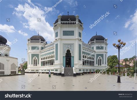 Medan Grand Mosque North Sumatra Indonesia Stock Photo 262342712