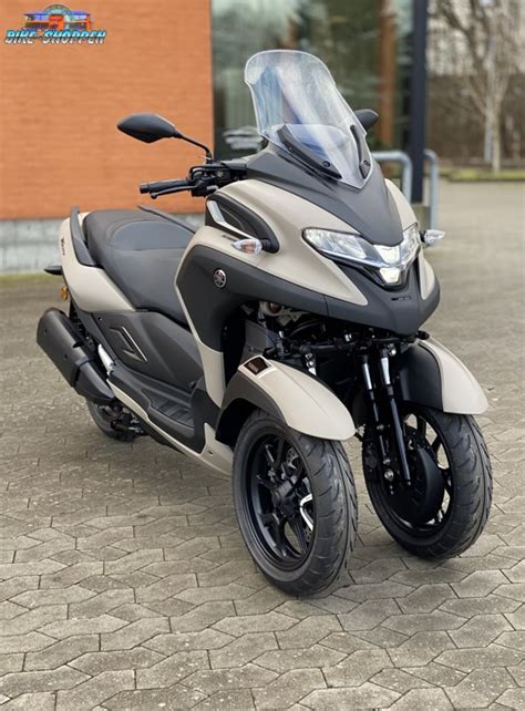 Yamaha Tricity Sand Grey