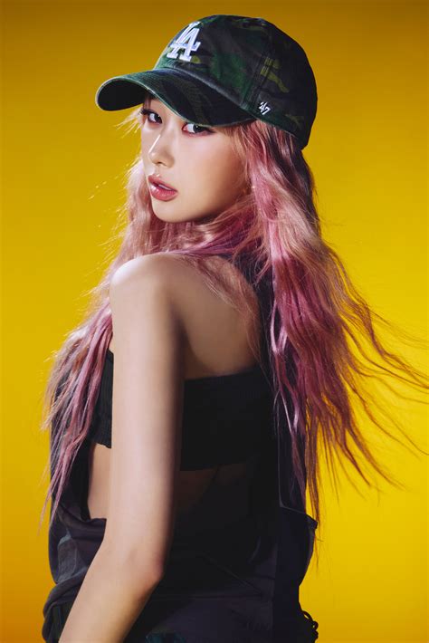 Watch: aespa Flaunts Their Confidence In "Whiplash" Comeback MV | Soompi