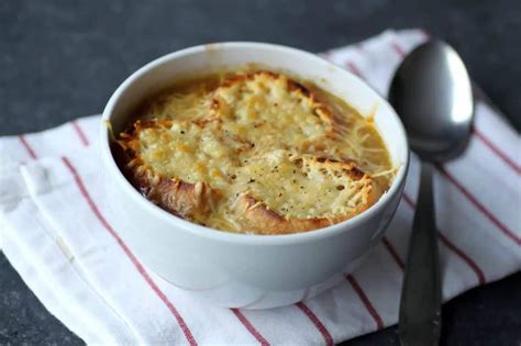 Sopa de Cebola Francesa Clássica