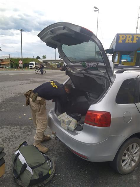 Prf Apreende Mil D Lares Em Registro Sp Pol Cia Rodovi Ria Federal